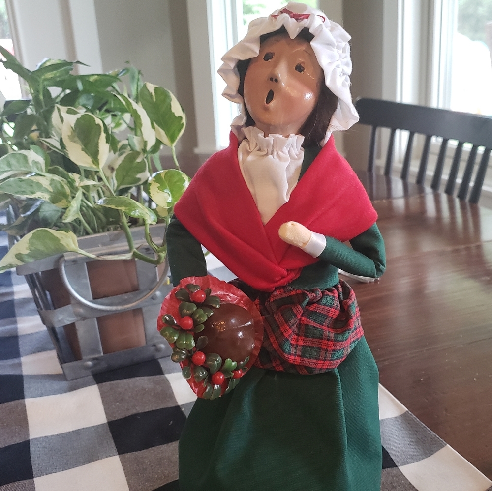 Byers' Choice Dickens Series Mrs. Cratchit